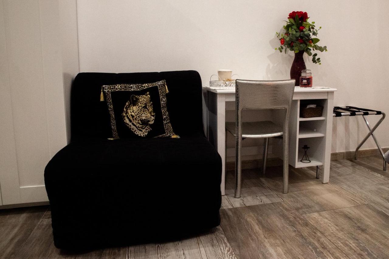 Aleandre Bed & Breakfast Foggia Bagian luar foto